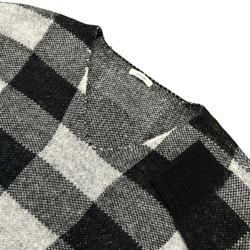Maurices Buffalo Plaid Sweater Cozy Cabin Core Black White Knit V Neck M/L